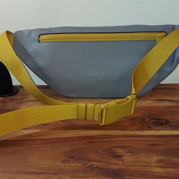 Coach Leather Racer Belt Bag Heather Gray Flax Travel Holiday Christmas Gift - Picture 4 of 11